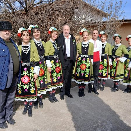 Винарна-Славовица Kalugerovo エクステリア 写真